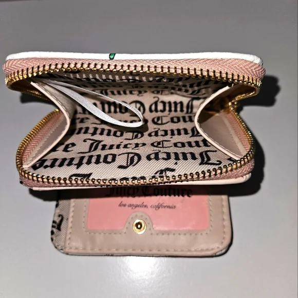 Juicy Couture White & Pink "Freshly Picked" Zip Around Wallet 🍓 - Picture 4 of 5